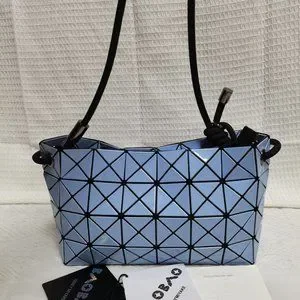 BAO BAO isseymiyake オフィスにも♪CRYSTAL GLOSS ラージバッグ BAO BAO ISSEY MIYAKE | 